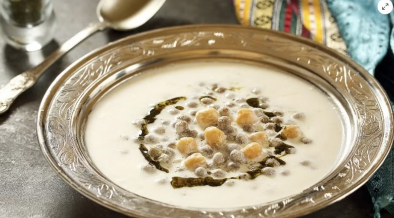 Gaziantep mutfağında yer alan ve yoğurtlu-buğdaylı yapılan geleneksel yemek hangisidir?