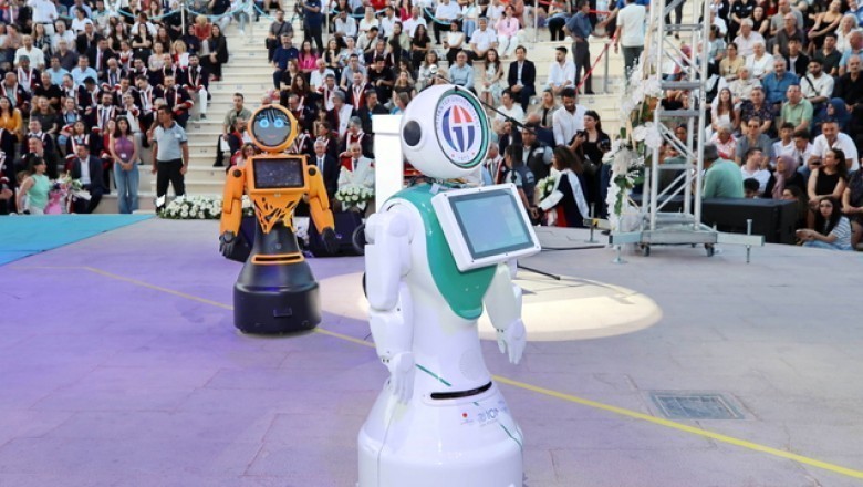 GA&Uuml;N'de "Teknolojik" Mezuniyet T&ouml;reni