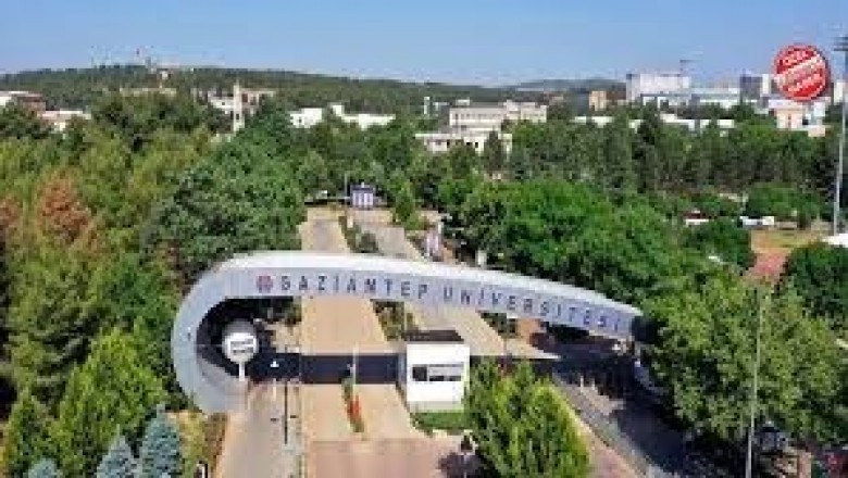 Gaziantep &Uuml;niversitesi Meydanı: Ders Aralarında Şehri Solumak