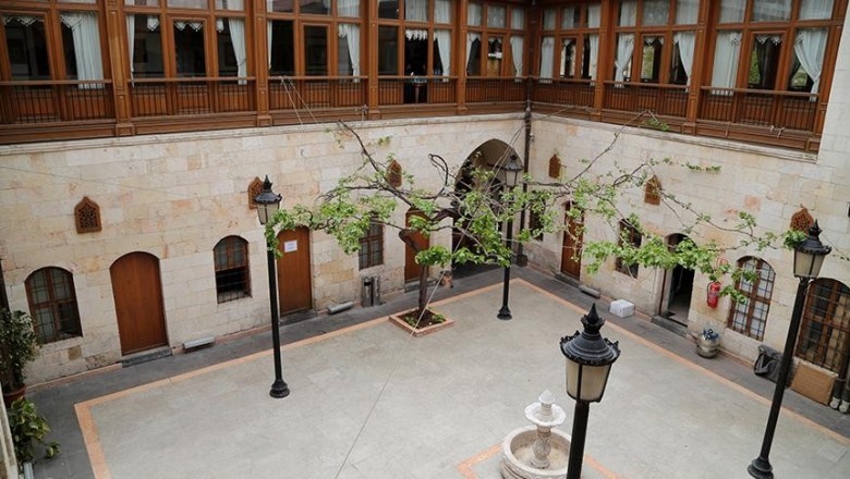 Gaziantep&rsquo;te Avlulu Evlerde Ge&ccedil;en Hayat: G&ouml;rg&uuml; Kuralları ve Mahalle Ahlakı