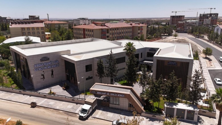 Nizip&rsquo;e Yeni Gen&ccedil;lik ve K&uuml;lt&uuml;r Merkezi A&ccedil;ıldı